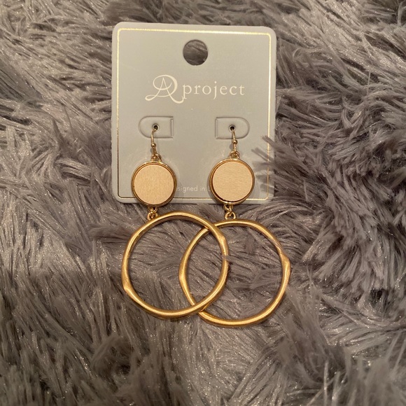 Natural wood stone drop gold earrings - Picture 1 of 1